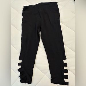 Kiava 3/4 cut out legging